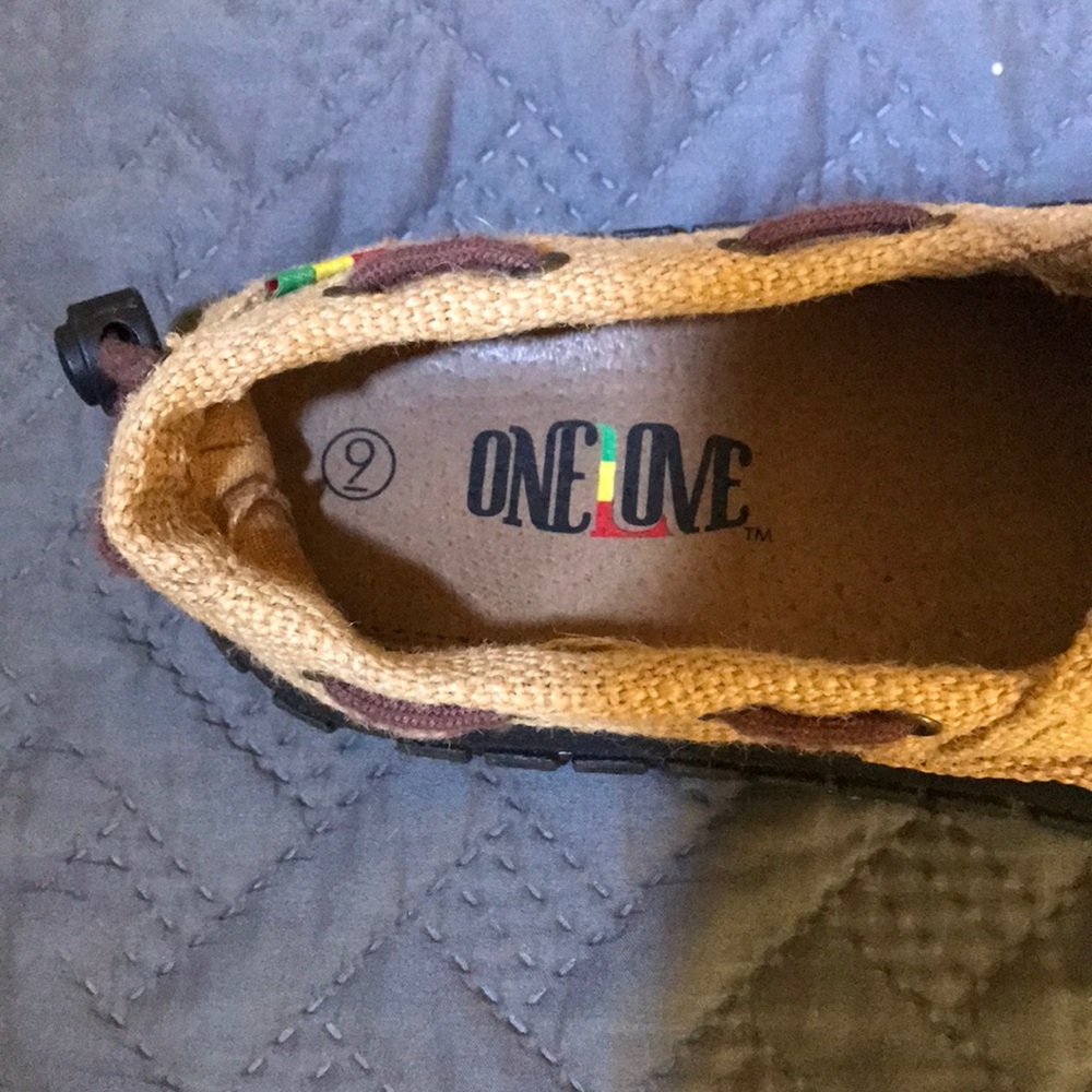 Shoes - Picture 5 of 5